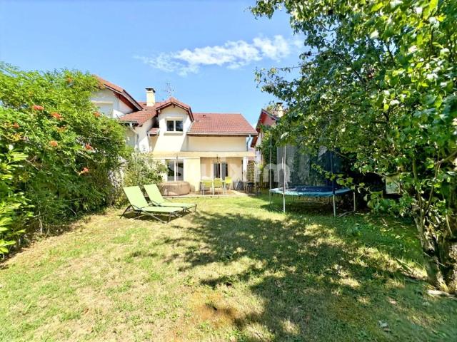 Maison jumelée 5 pièces avec jardin, 4 chambres et garage