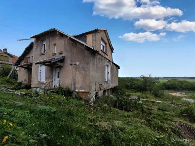 maison jumelee a renover entierement a bouligny