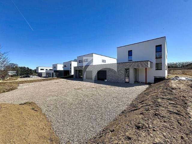 Maison jumelée à vendre pour 456033 euro avec 4 chambres à coucher