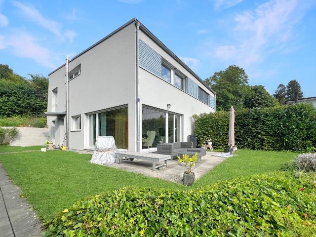 Maison jumelle avec jardin et terrasse dans quartier familiale | dreamo. Ch