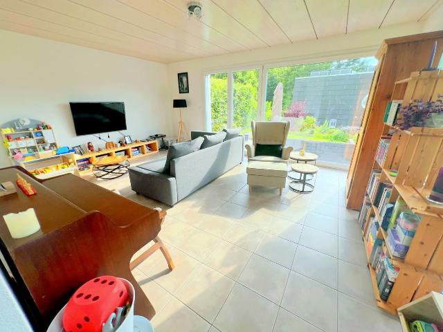 Maison jumelle avec jardin et terrasse dans quartier familiale | dreamo. Ch
