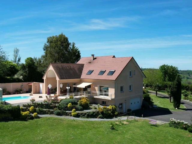 Maison Jurancon 230 m2 Piscine couverte et parc de 5 300m2 av