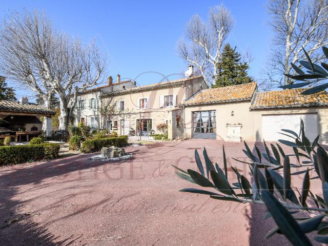 Maison Orange 9 pièce s 255 m2