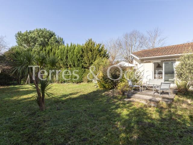 MAISON OU APPARTEMENT AVEC JARDIN DE 500 M2