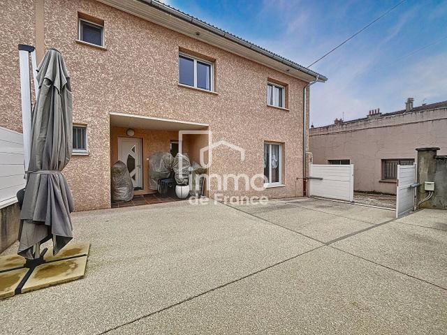Maison Oyonnax 5 pièce s 140 m2