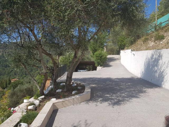 Maison L Escarene 5 pièce s 130 m2