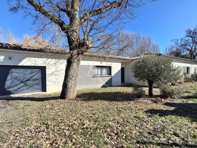 Maison L Isle Jourdain proche centre
