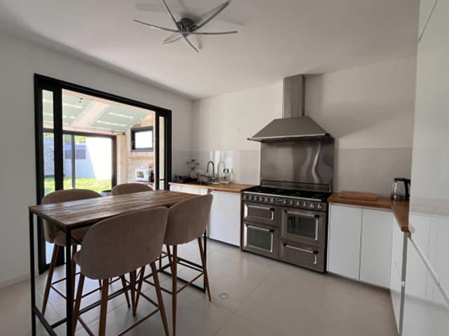 Maison L Isle Sur La Sorgue 4 pièce s 118 m2
