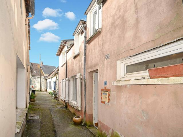 Maison + local commercial loué Centre Angerville Idéal i