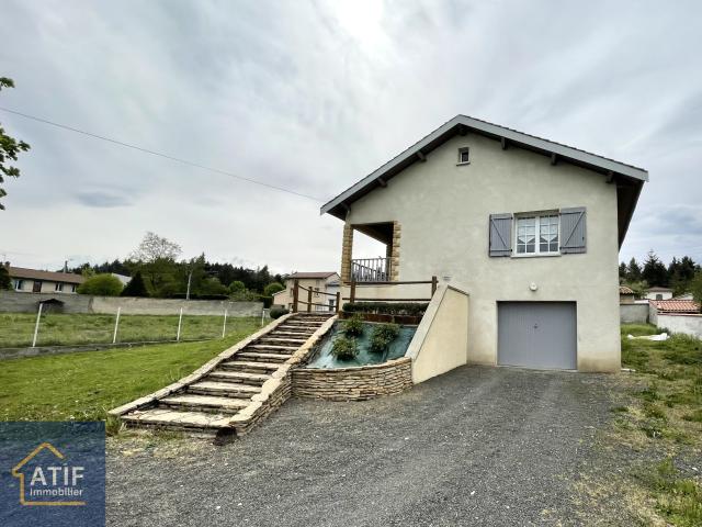 Maison Location 92 M2 4 pièces 1161 M2 Terrain