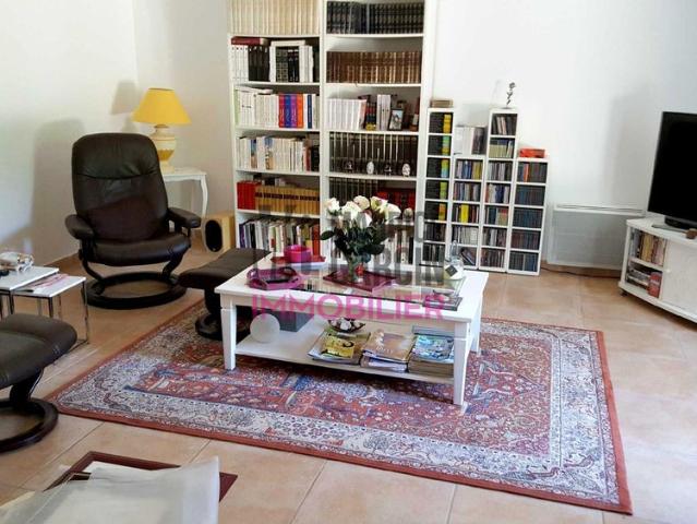 MAISON LOCATION PERNES LES FONTAINES 7 pièces 191.39m²