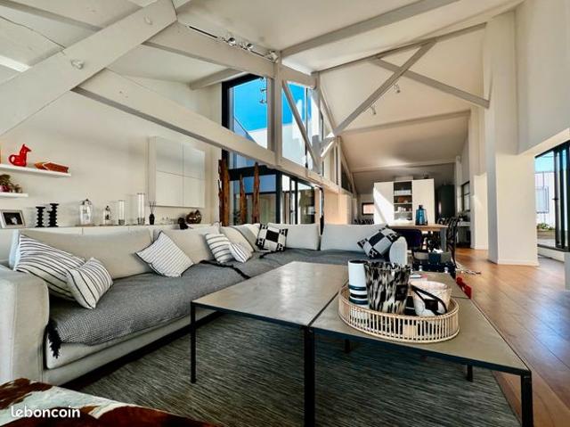 Maison Loft en duplex, piscine, terrasses, garage atelier, bureaux, ascenseur Bordeaux Caudéran Primrose