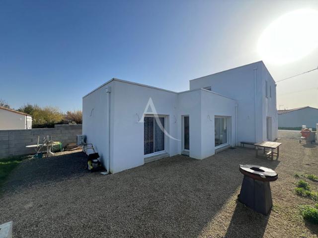 Maison Longeville Sur Mer 4 pièce s 131 m2
