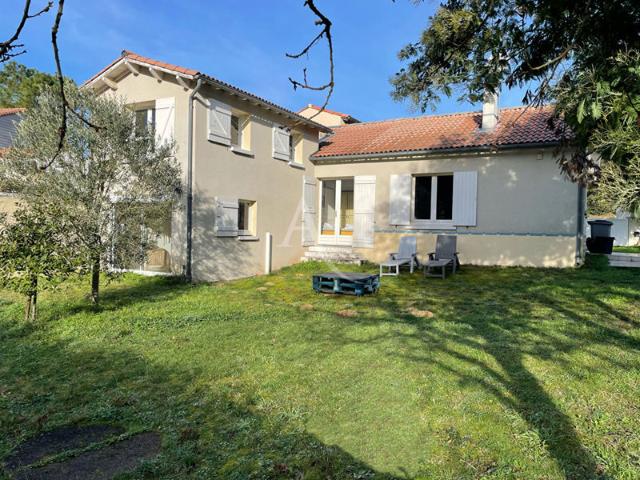 Maison Longeville Sur Mer 5 pièce s 121 m2