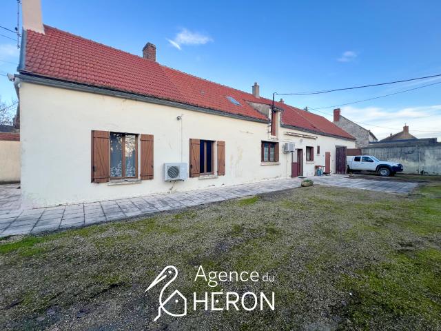 MAISON LONGERE 95M2 AVEC COUR ET DEPENDANCES