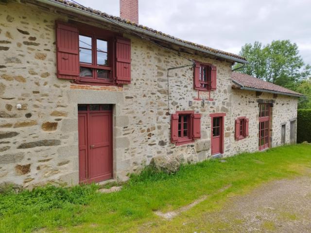 Maison en pierre rénovée 170m² au calme, avec vue dégagée