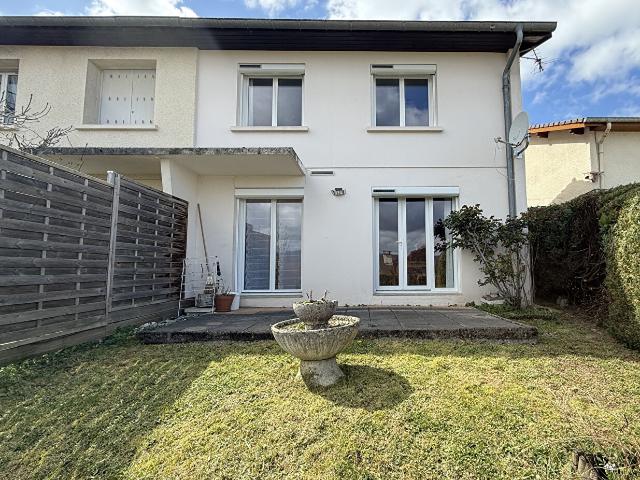 Maison Lons Le Saunier / 6 pièces / 3 chambres / 90 m2