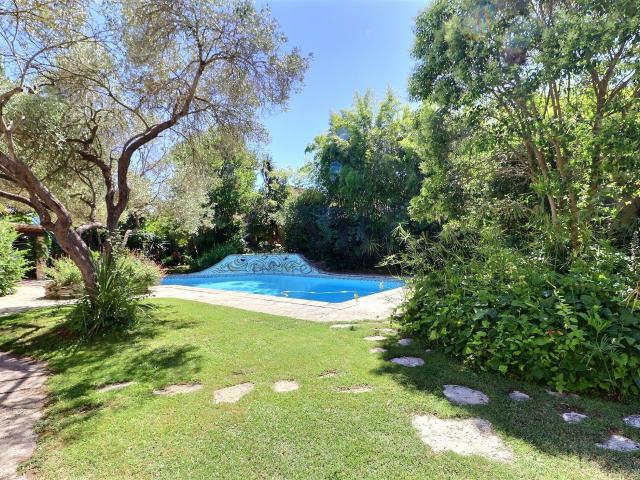 Maison Lattes 6 pièce s 165 m2 1189 m2 terrain + piscine