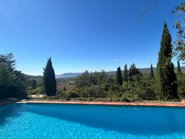 Maison La Cadiere D Azur 6 pièce s 170 m2