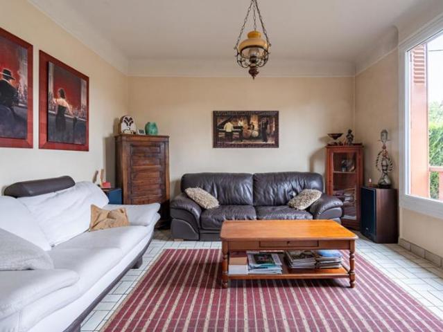 Maison La Celle Saint Cloud 8 pièce s 151 m2