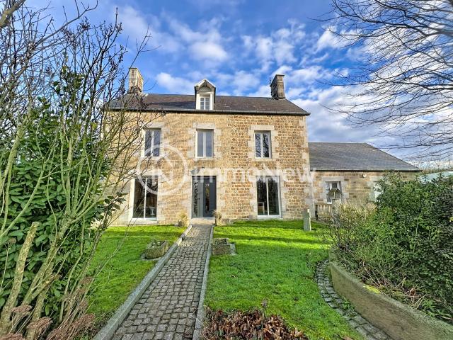 Maison / La Bloutiere/ avec garage et terrain