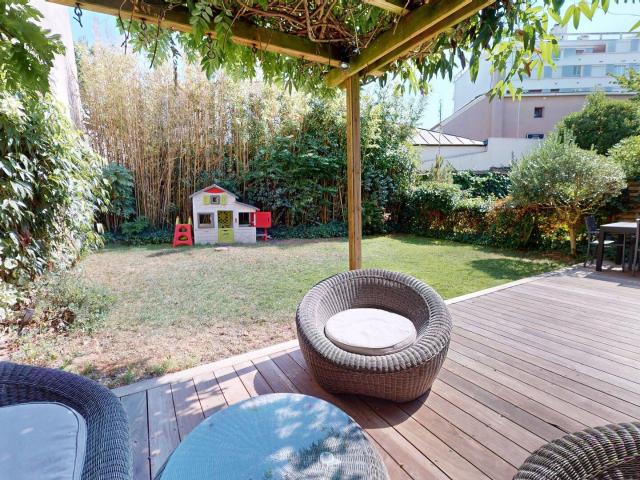Maison – La Garenne Colombes – Loyer: 4400€ 8p 178m2