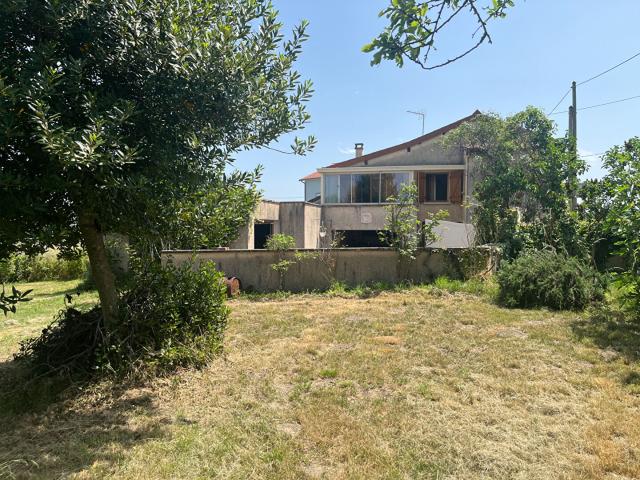 Maison avec vue campagne, grand potentiel et dépendances ? La Pacaudière