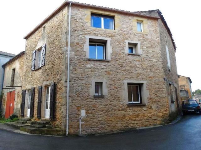 Maison Lacapelle Biron au coeur du village avec loggia terra