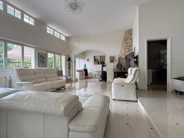 Maison Lamorlaye 7 pièce s 301 m2