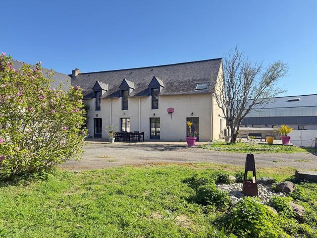 Maison LANVALLAY 8 pièce s 420m2
