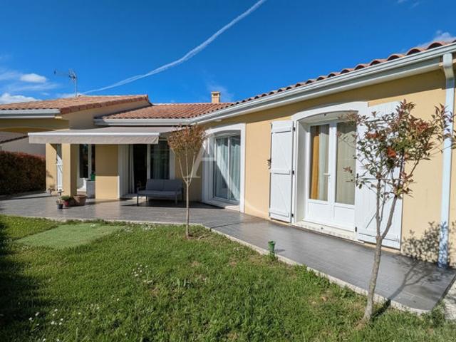 Villa de standing de type 5 dans quartier résidentiel