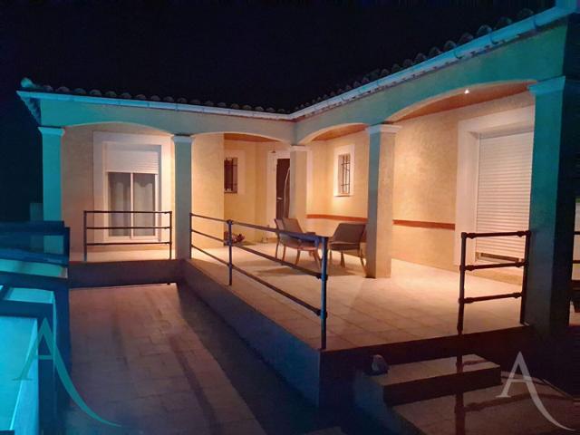 Maison Lezignan Corbieres 5 pièce s 130 m2 avec piscine