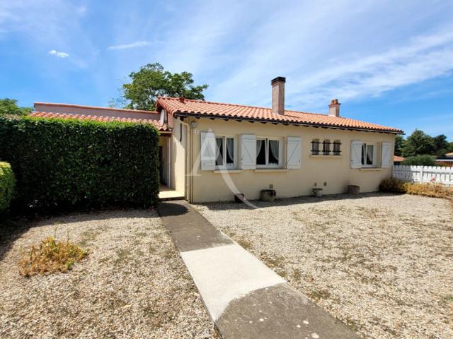 Maison Le Champ Saint Pere 4 pièce s