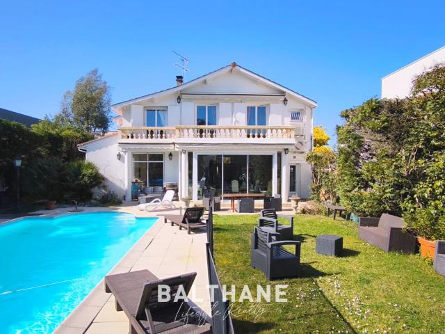 Le Bouscat Maison familiale avec jardin et piscine à 300 m du tram
