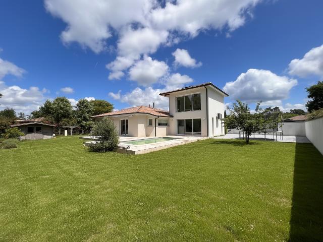 Maison Le Barp 166.49 m2
