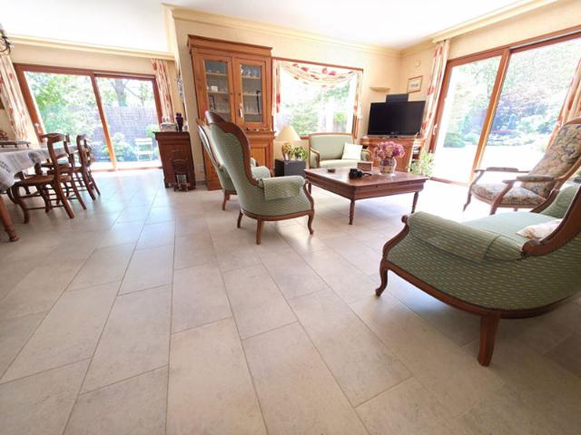 Maison Le Rheu 9 pièces 246 m2