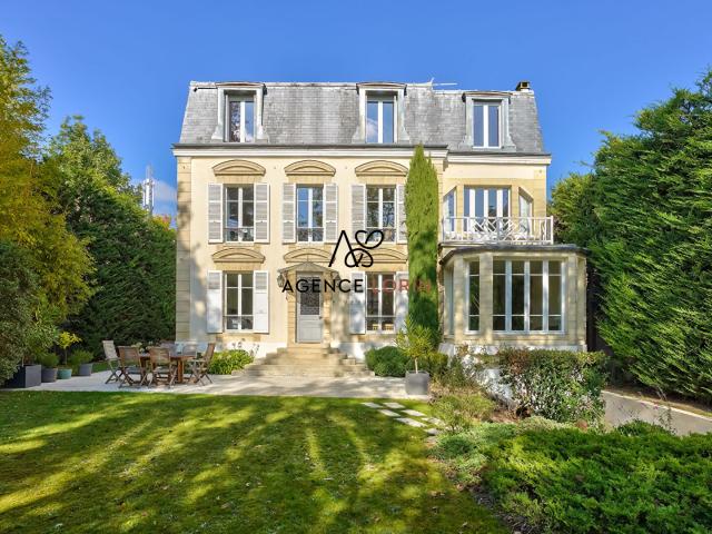 Maison Le Vésinet 250 m2 9 pièces