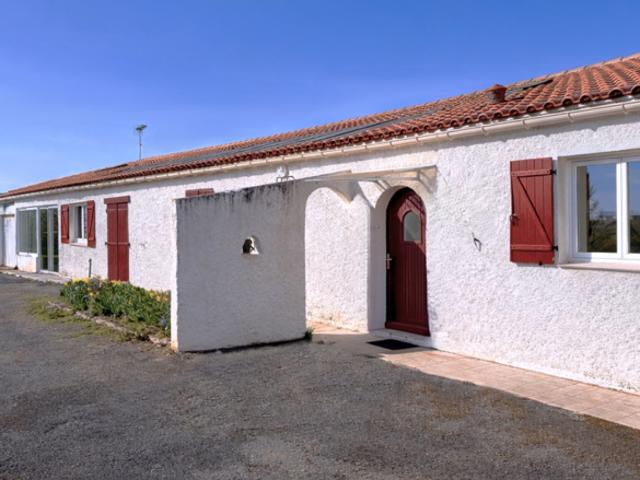 Maison Les Magnils Reigniers 6 pièce s 140 m2