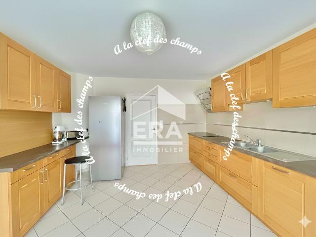 Maison Les Molieres 8 pièce s 176.6 m2