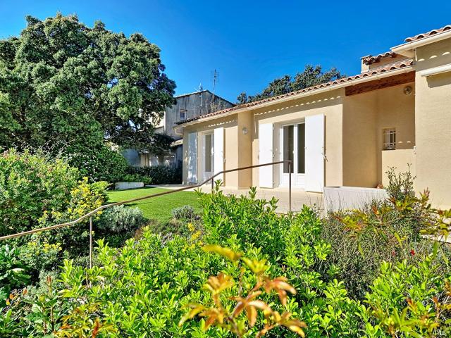 Maison Les Angles 4 pièce s 110 m2 plus garage sur une parc. 110m² Les Angles