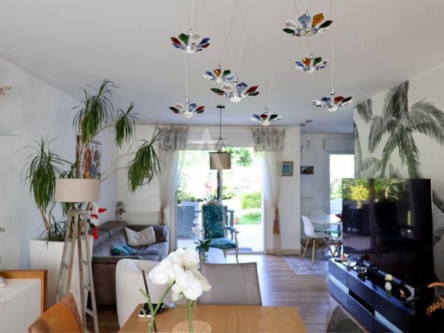 Maison Les Ponts De Ce 6 pièce s