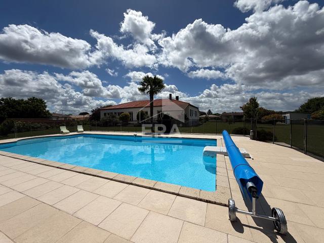 Maison Lescure d'Albigeois 8 pièces 210 m2 212m² Lescure d'Albigeois