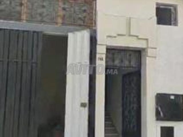 Maison libre complète de haut en bas avec garage