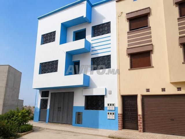 Maison libre à vendre, enregistrée, avec 2 garages
