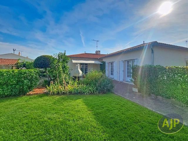 Maison Lucon 6 pièce s 127 m2