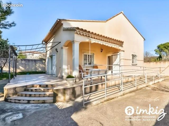 Maison lumineuse autonomie plain pied normes PMR