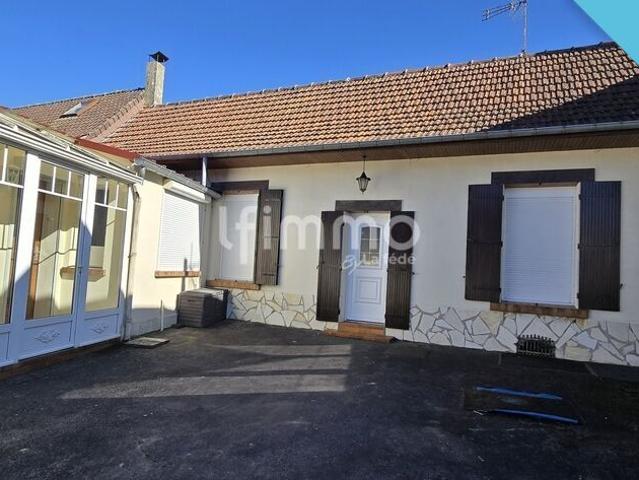 Maison lumineuse avec garage et dépendances