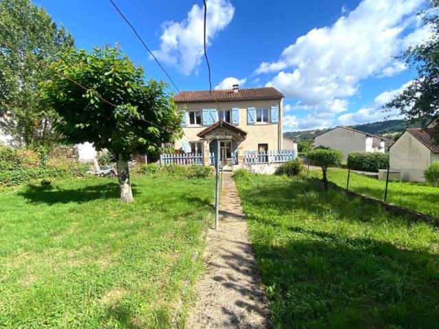 Maison Lumineuse, belle terrasse côté jardin et exposé sud