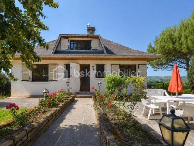 Maison lumineuse de 180m2 Vue Montagnes Calme et Jardin