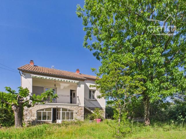 Maison lumineuse de 105 m² avec studio indépendant et jardin arboré – Lablachère 07230